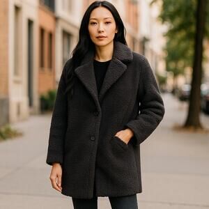 Women’s NWT Uniqlo Teddy Fleece Coat Black  Cozy Warm Size Medium
